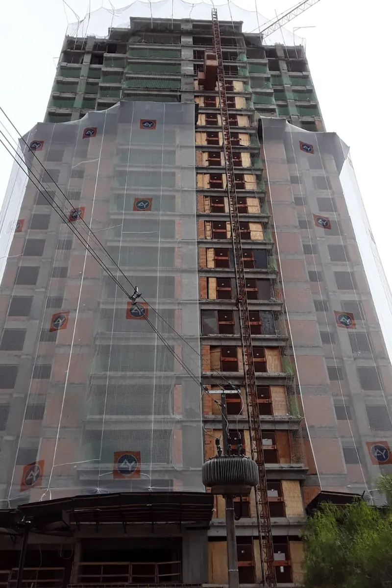 Torre residencial com tela fachadeira Volmax instalada em toda a altura
