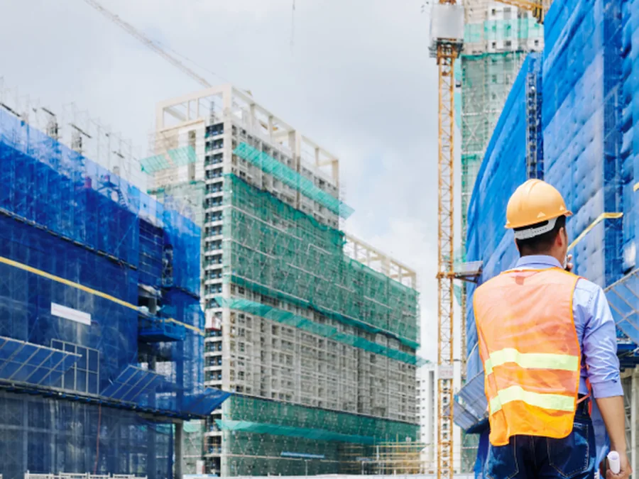 Modulação de tela em fachada de edifício